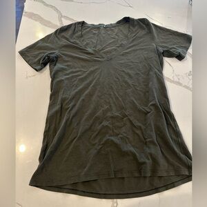 lululemon athletica Love Tee IV Dark Green and Navy V-Neck Tees 2 Shirt Lot